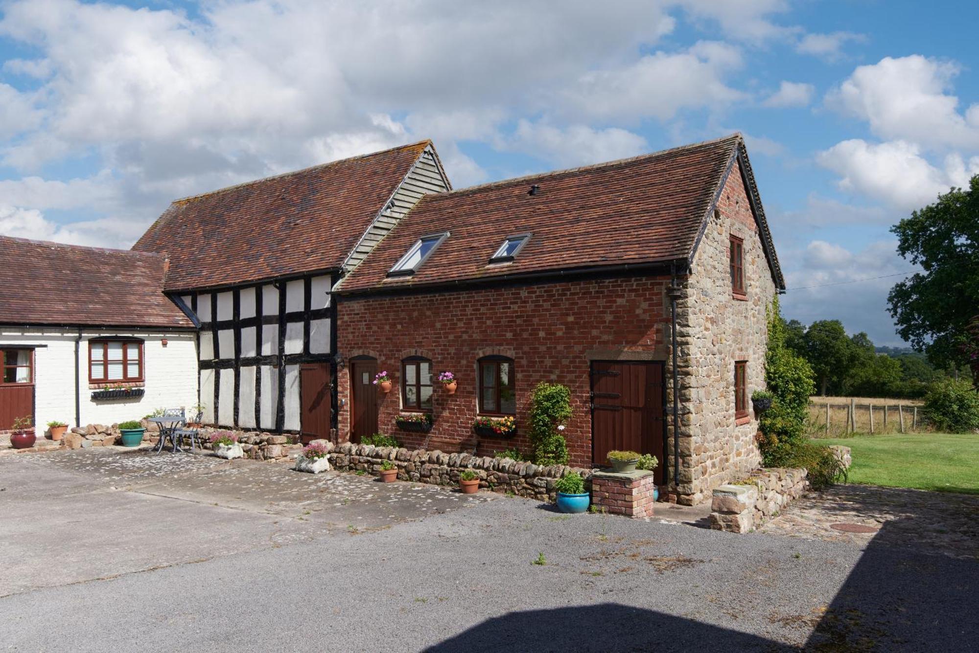 Granary Cottage A Shropshire Haven เชิร์ชสเตรตตัน ภายนอก รูปภาพ